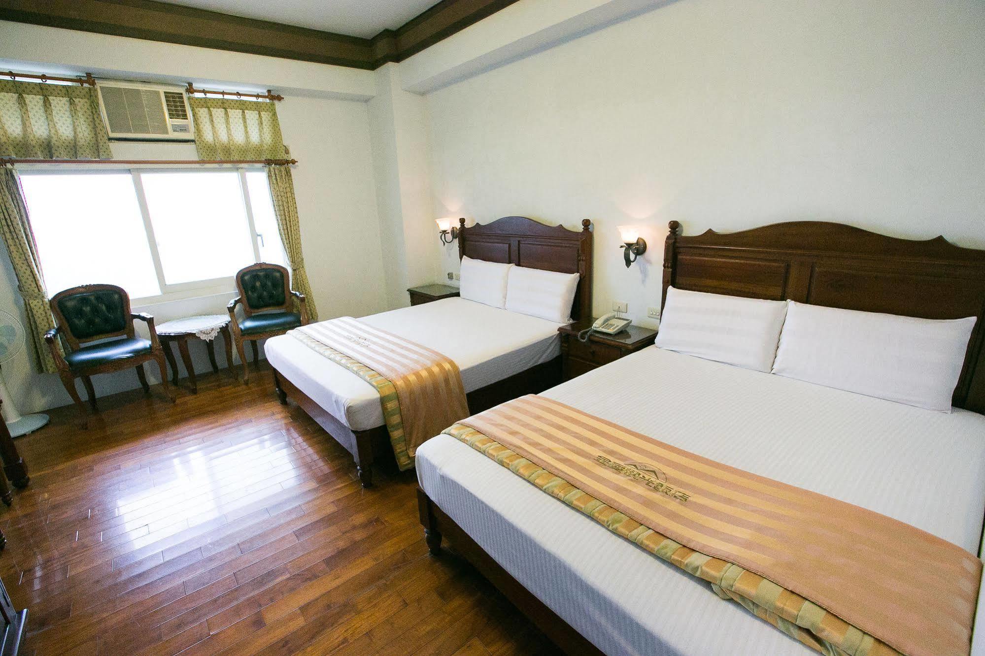 Jing Ai Hotel Luodong Exterior photo