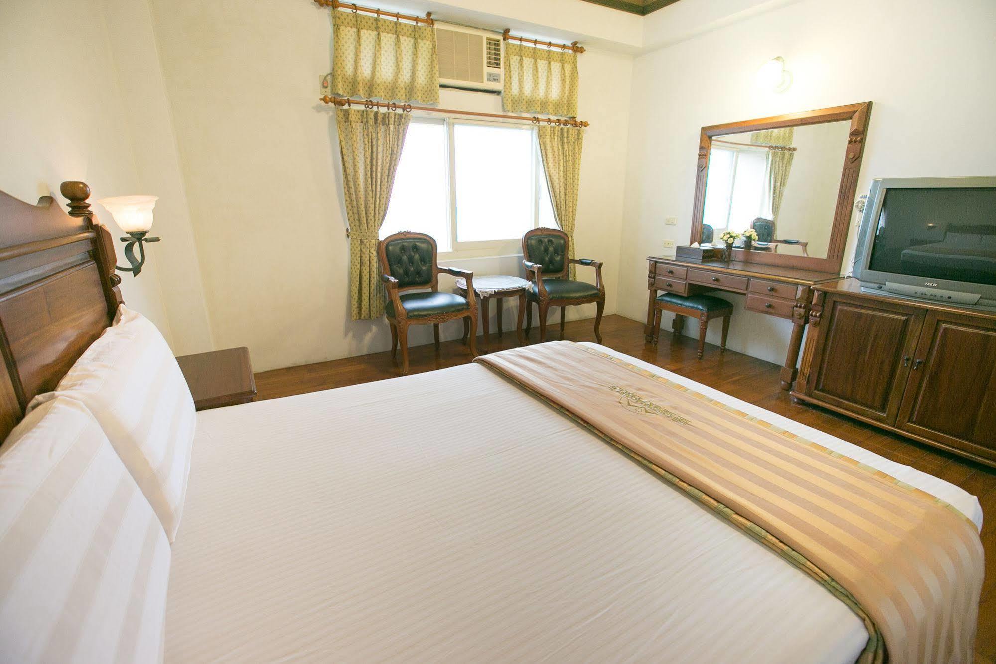 Jing Ai Hotel Luodong Exterior photo